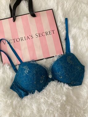 Victoria's Secret Very Sexy Teal Lace Shimmery Push-Up Bra